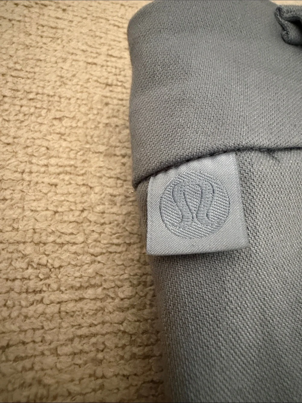 lululemon athletica Men's Slate Blue Flat-Front Shorts - never worn